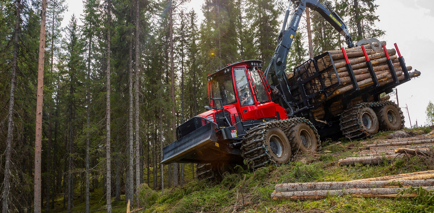 Komatsu Brings XF895-3 Forwarder to North America For Sale