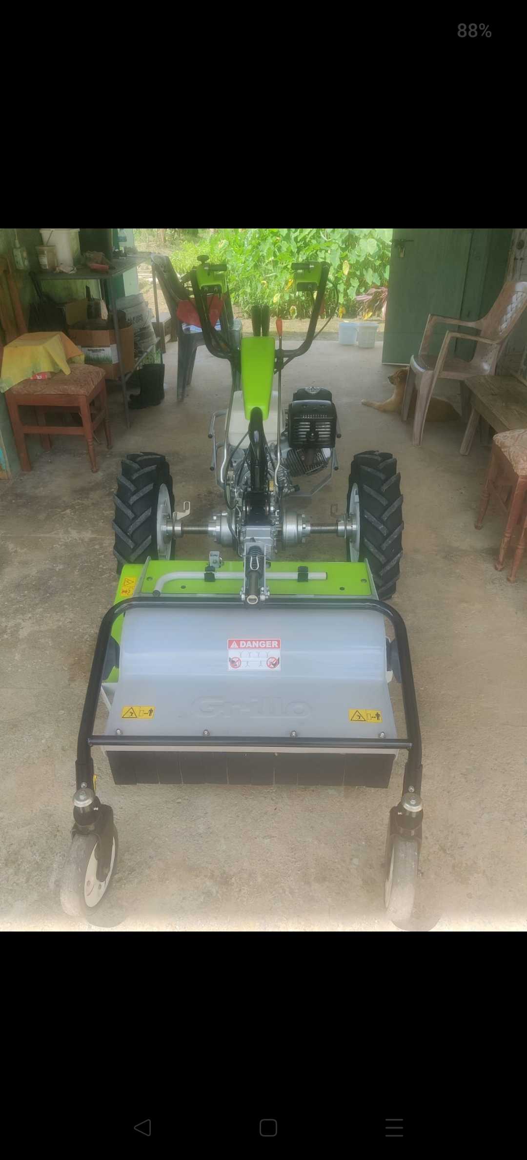 Grillo G 110 wide wheel tractor with 32" mower For Sale