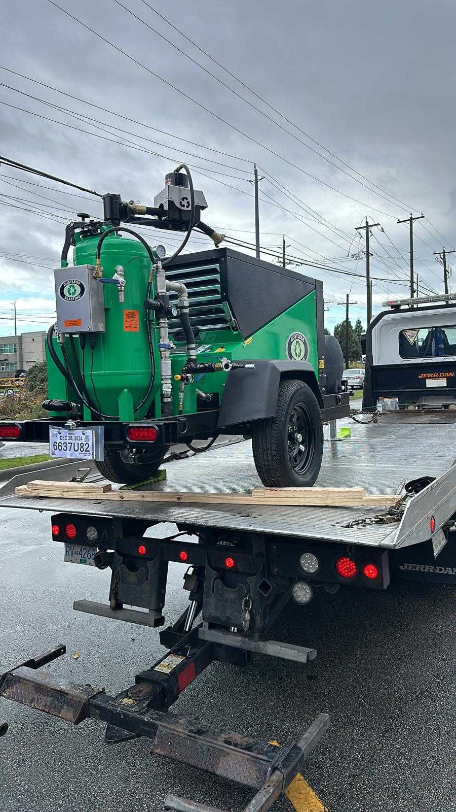 DB350 DUSTLESS SANDBLASTING NEW TRAILER AND ACCESSORIES For Sale