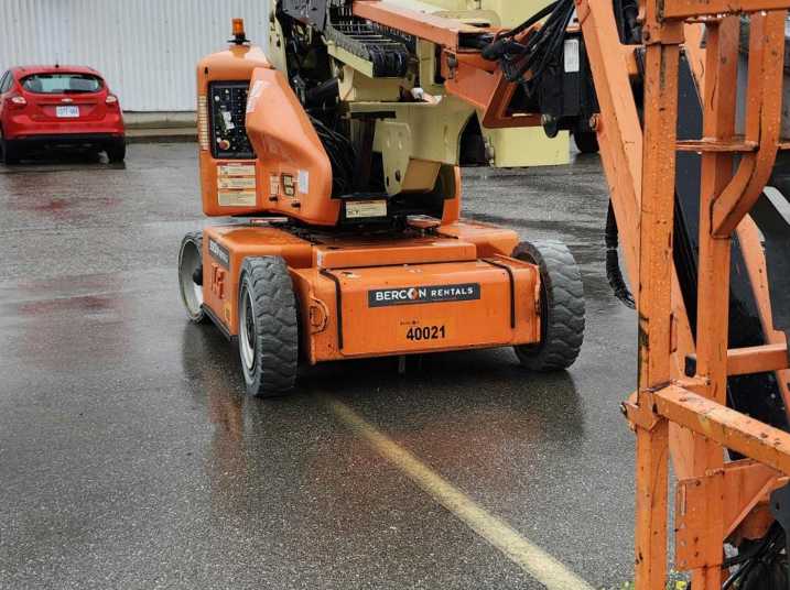 2013 JLG E400AJPN For Sale