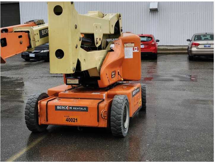 2013 JLG E400AJPN For Sale