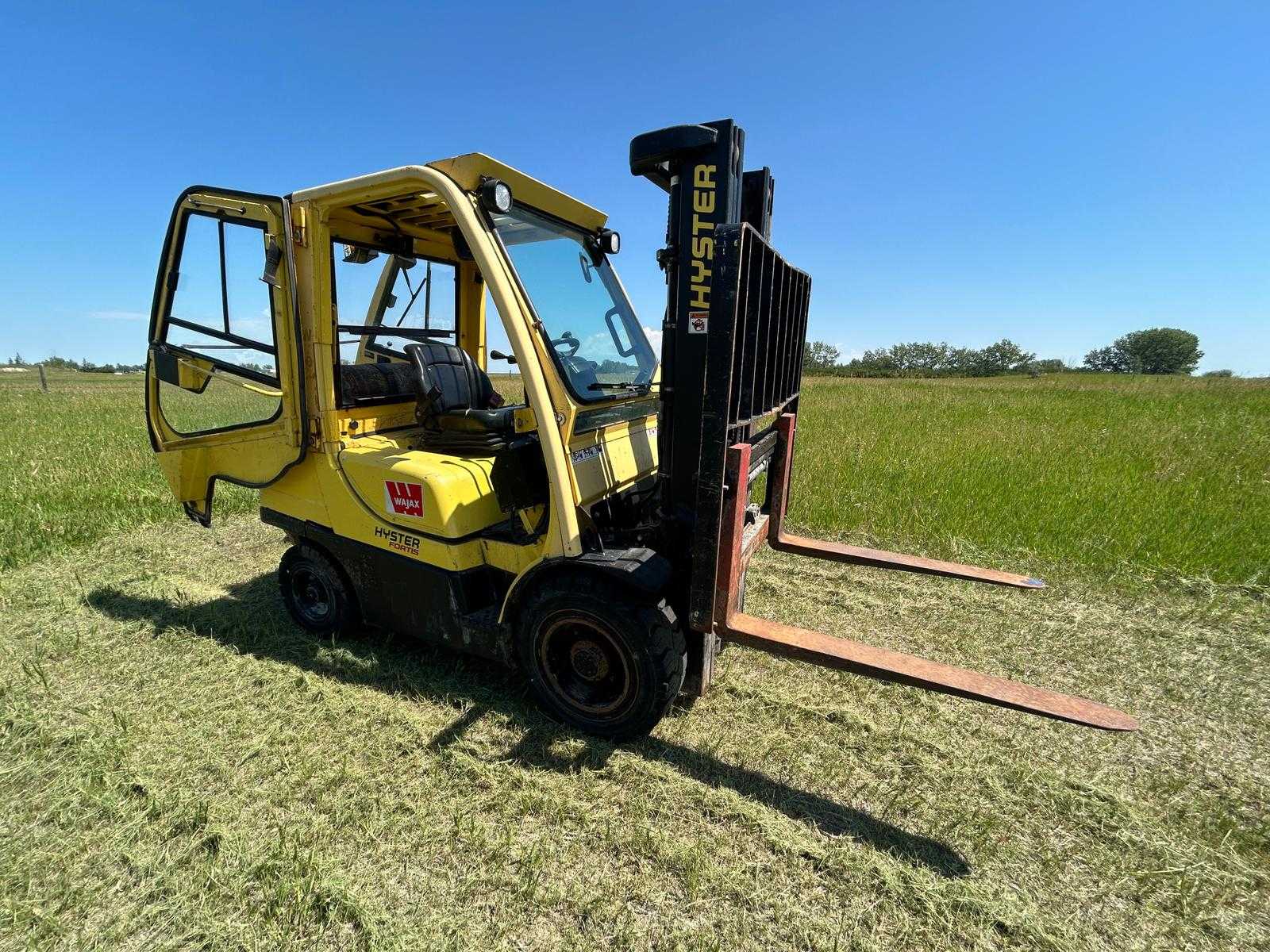 Hyster forklift H70FT closed cab For Sale