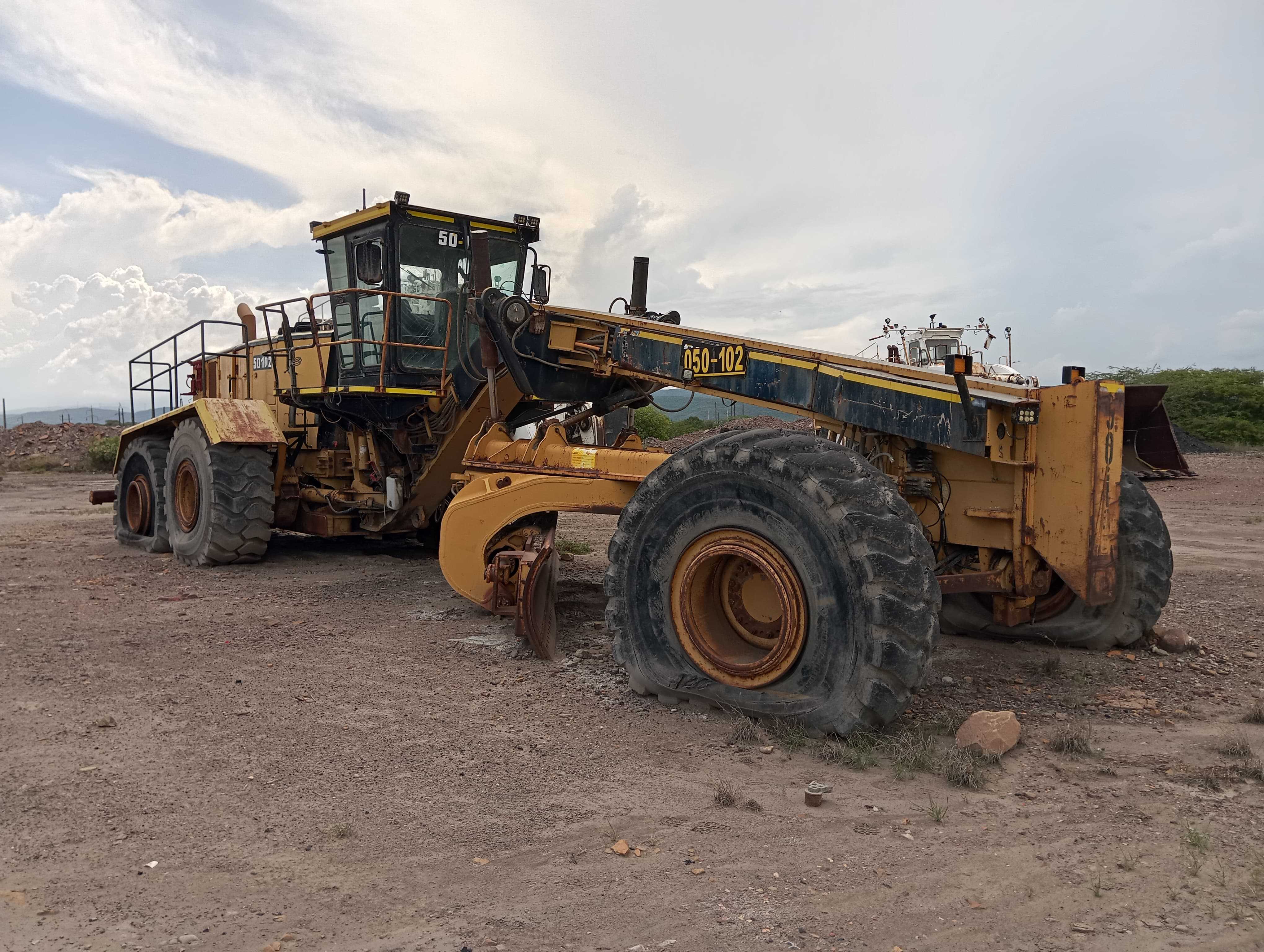 2008 CATERPILLAR 24M For Sale