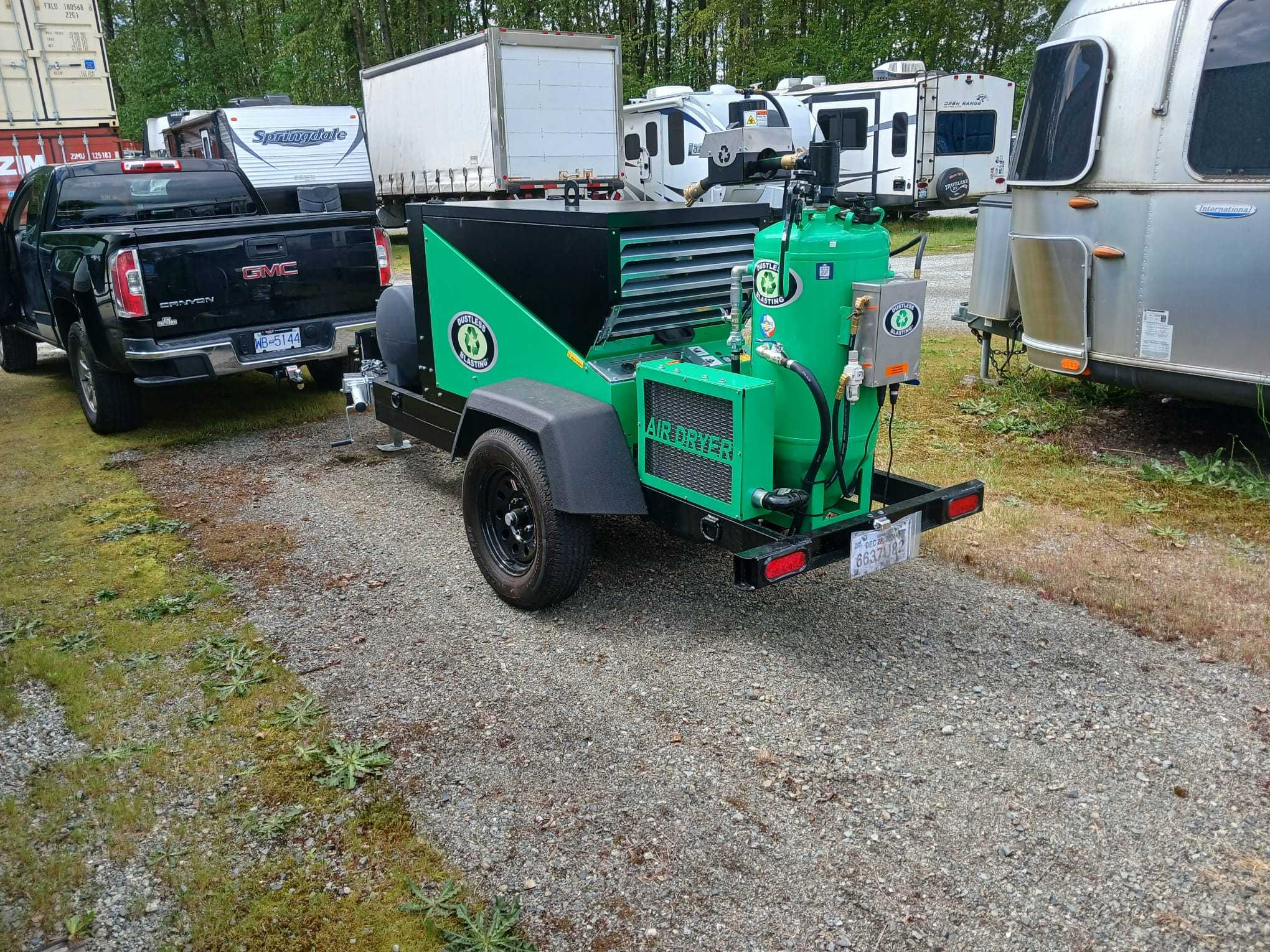 DB350 DUSTLESS SANDBLASTING NEW TRAILER AND ACCESSORIES For Sale