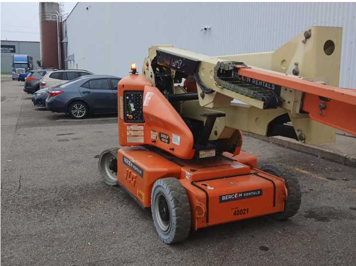 2013 JLG E400AJPN For Sale