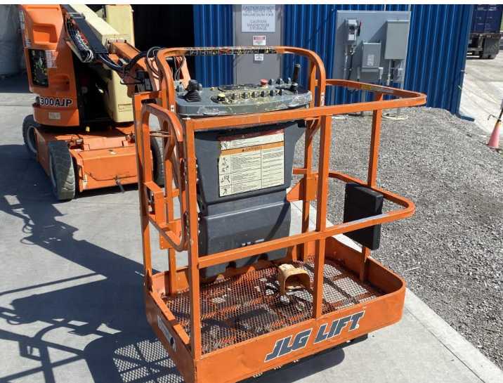 2013 JLG E300AJP For Sale