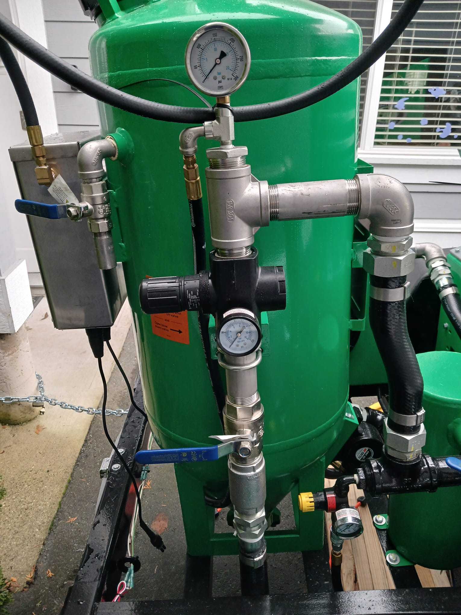 DB350 DUSTLESS SANDBLASTING NEW TRAILER AND ACCESSORIES For Sale