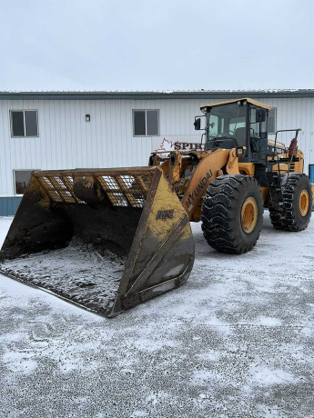 2012-hyundai-loader-big-3