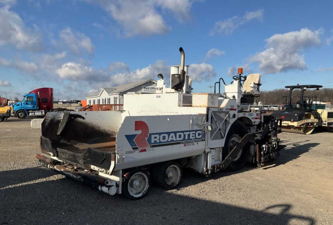 roadtec-rp190-wheel-asphalt-paver-big-0