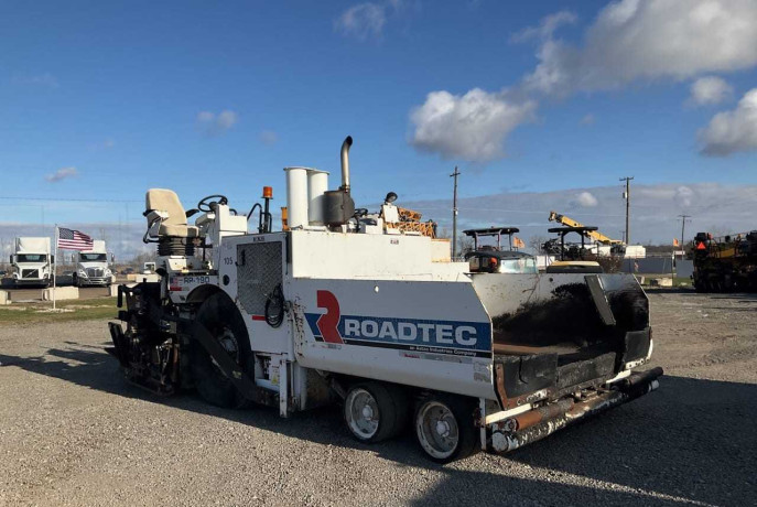 roadtec-rp190-wheel-asphalt-paver-big-2