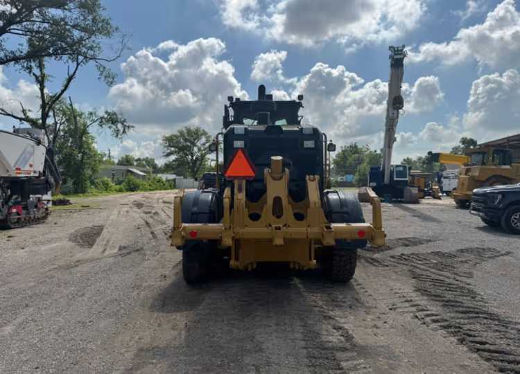 2015 Caterpillar 12M3 For Sale