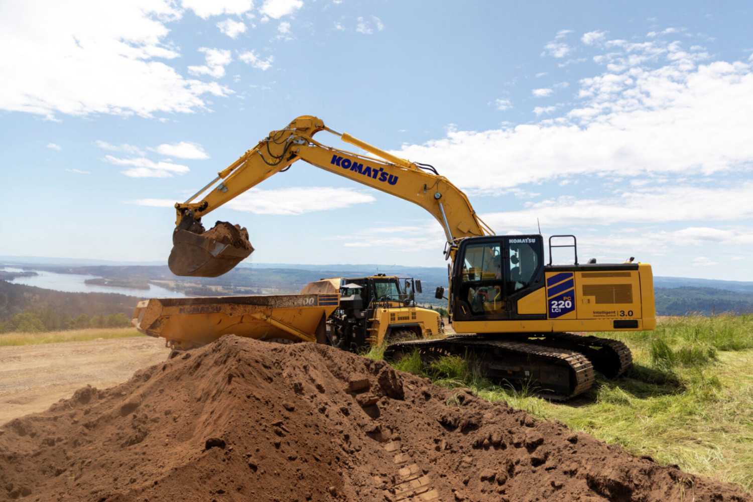 Industry News - Komatsu Launches Next-Generation Dash 12 Excavators