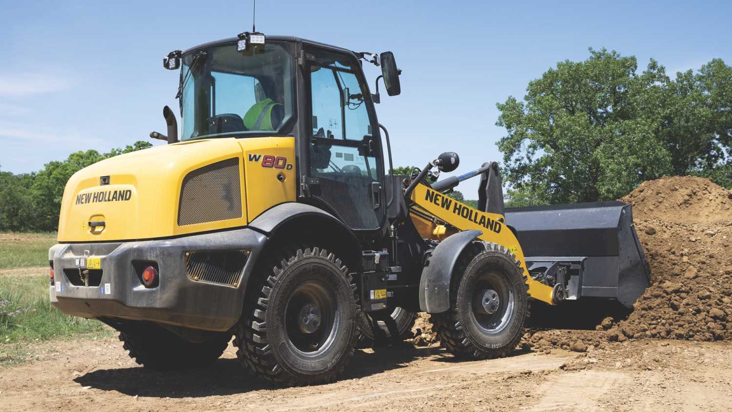 Industry News - New Holland Adds Three Compact Wheel Loaders to D-Series Lineup